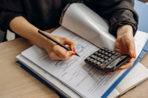 American Express'in Para Aklama Önleme Programı Yetersiz Bulundu