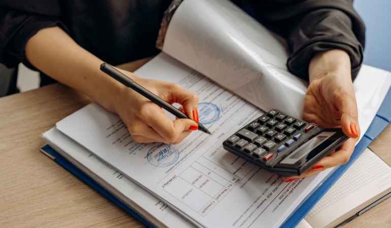 American Express'in Para Aklama Önleme Programı Yetersiz Bulundu